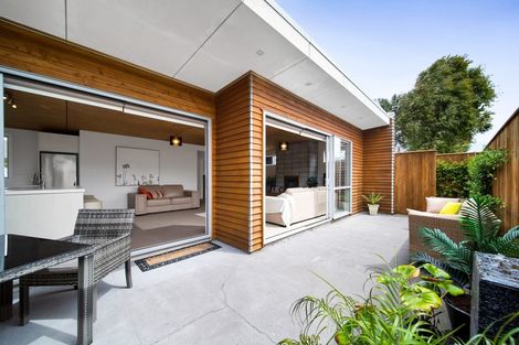 Photo of property in 14a Arawa Street, Welbourn, New Plymouth, 4312