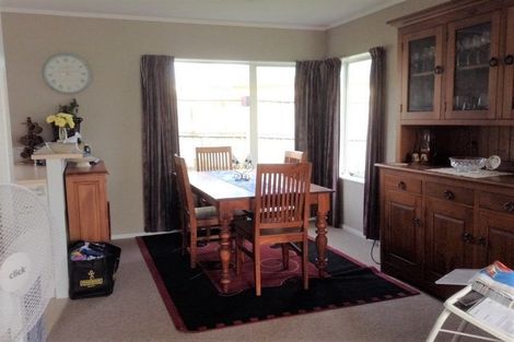 Photo of property in 13 Shenton Place, Burswood, Auckland, 2013