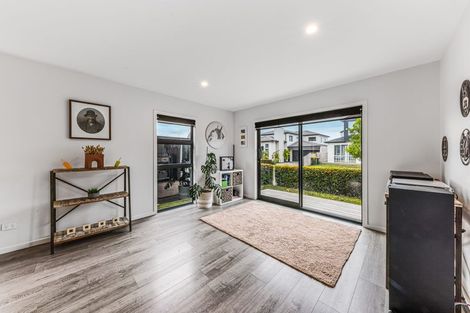 Photo of property in 11 Makete Crescent, Hobsonville, Auckland, 0618