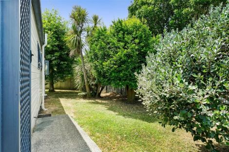 Photo of property in 106a Bruce Mclaren Road, Henderson, Auckland, 0612