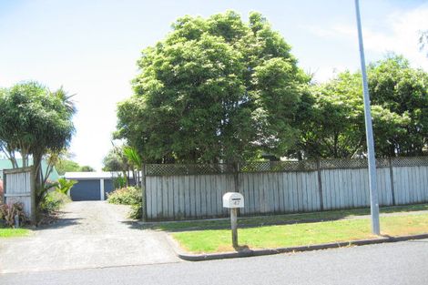 Photo of property in 47 Taihiki Road, Clarks Beach, 2122