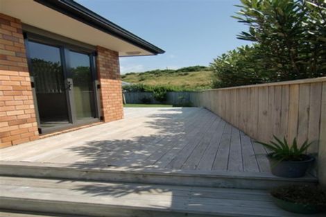 Photo of property in 15 Heta Road, Highlands Park, New Plymouth, 4312