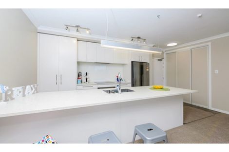 Photo of property in 82 Rewa Rewa Lane, Orewa, 0931