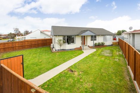 Photo of property in 35 Hillcrest Drive, Kelvin Grove, Palmerston North, 4414