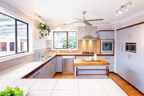 Photo of property in 3 Memorial Park Avenue, Haumoana, 4102