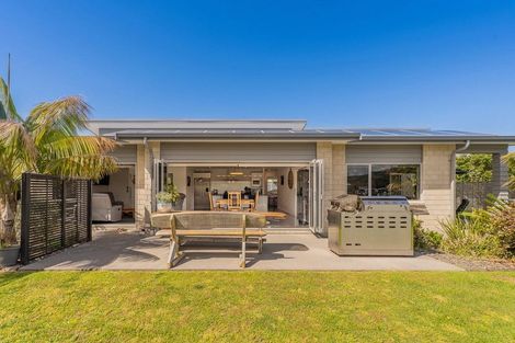 Photo of property in 18 Roseberry Place, Whitianga, 3510