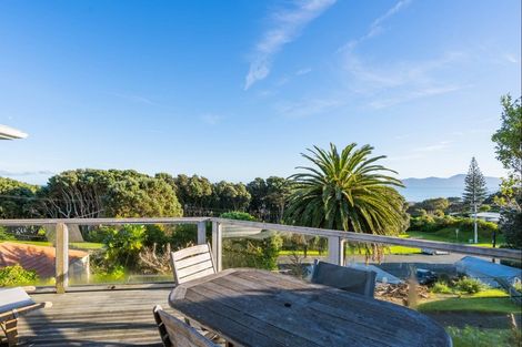 Photo of property in 110 Wellington Road, Paekakariki, 5034