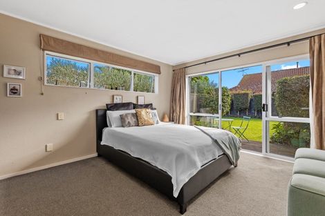 Photo of property in 16 Chippewa Place, Conifer Grove, Takanini, 2112