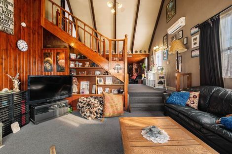 Photo of property in 10 Urquhart Place, Fairy Springs, Rotorua, 3015