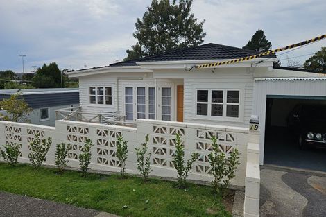 Photo of property in 3/19 Cresta Avenue, Beach Haven, Auckland, 0626