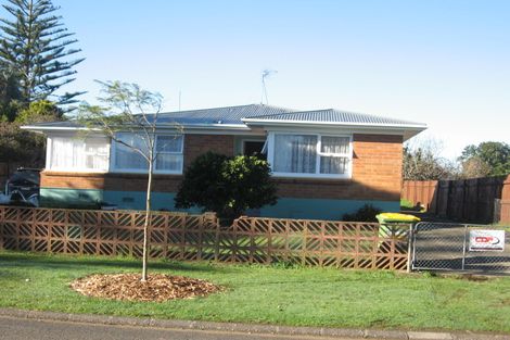 Photo of property in 5 Bettina Place, Manurewa, Auckland, 2102