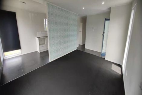 Photo of property in 32 Glen Road, Ranui, Auckland, 0612