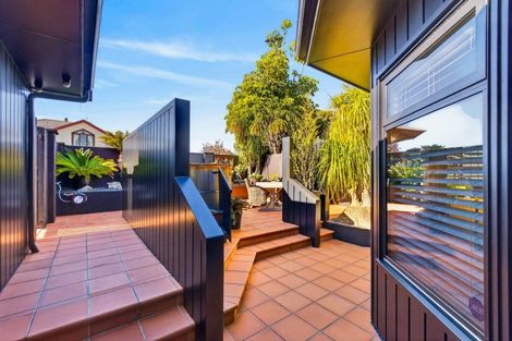 Photo of property in 8 Selwyn Road, Hospital Hill, Napier, 4110