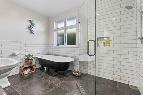 Photo of property in 32 Grandview Crescent, Opoho, Dunedin, 9010