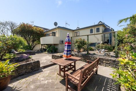 Photo of property in 190 Marine Parade, Mount Maunganui, 3116