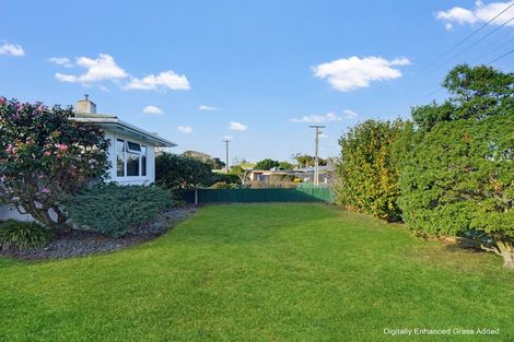 Photo of property in 37 Hadfield Crescent, College Estate, Whanganui, 4500