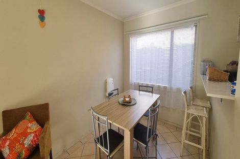 Photo of property in 47 Tiri Tiri Road, Birkdale, Auckland, 0626