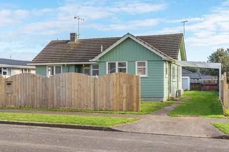 Photo of property in 12 Awatea Street, Levin, 5510