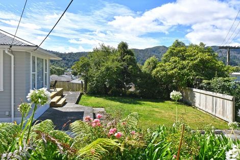 Photo of property in 16 Rintoul Grove, Stokes Valley, Lower Hutt, 5019
