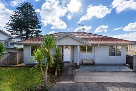 Photo of property in 1/141 Mokoia Road, Birkenhead, Auckland, 0626