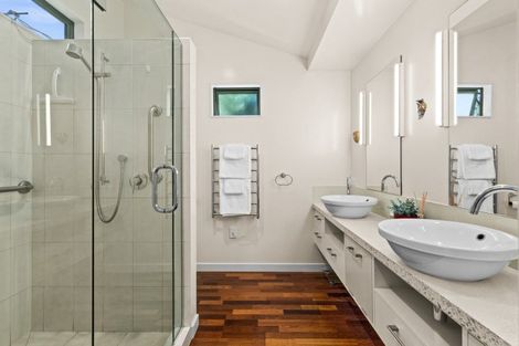 Photo of property in 12 Laing Cove, Havelock North, 4130