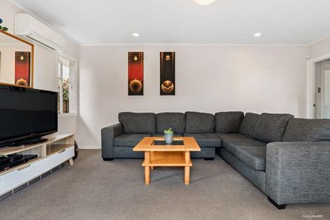 Photo of property in 18 Alma Street, Te Atatu South, Auckland, 0610