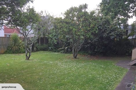 Photo of property in 1/2 Sydney Street, Hauraki, Auckland, 0622