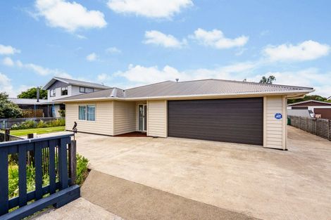 Photo of property in 3 Huxley Street, Pahiatua, 4910