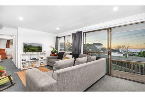 Photo of property in 12 Kauri Road, Stanmore Bay, Whangaparaoa, 0932