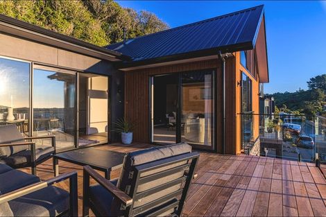 Photo of property in 37 Ruapehu Street, Paraparaumu, 5032