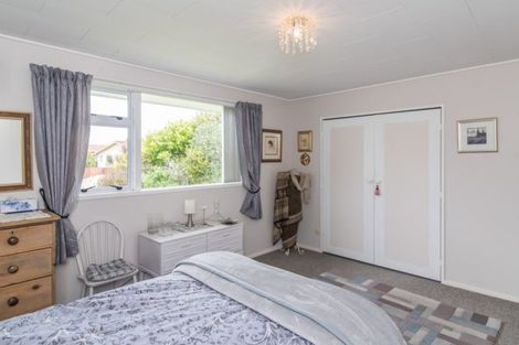 Photo of property in 9 Lesley Grove, Waikanae, 5036