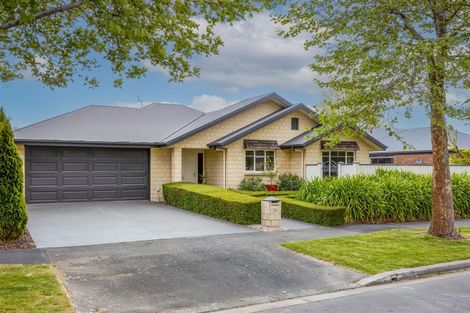 Photo of property in 17 Riverwood Boulevard, Redwood, Christchurch, 8051