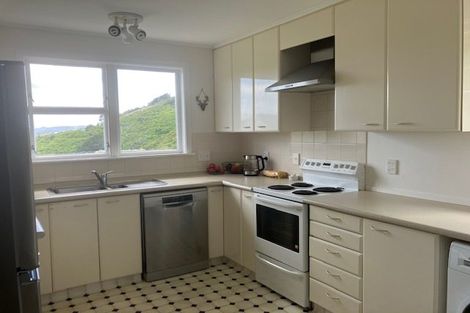 Photo of property in 48 Huntingdon Street, Northland, Wellington, 6012