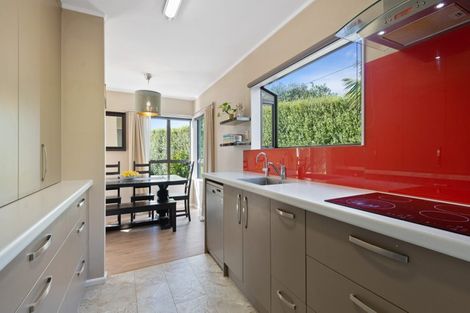 Photo of property in 16 Taihiki Road, Clarks Beach, 2122