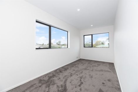 Photo of property in 18b Riverpark Crescent, Henderson, Auckland, 0610