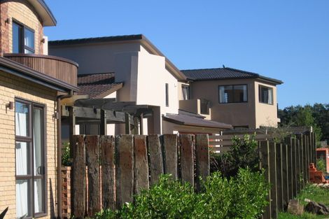 Photo of property in 19 South Kensington Way, Henderson, Auckland, 0612