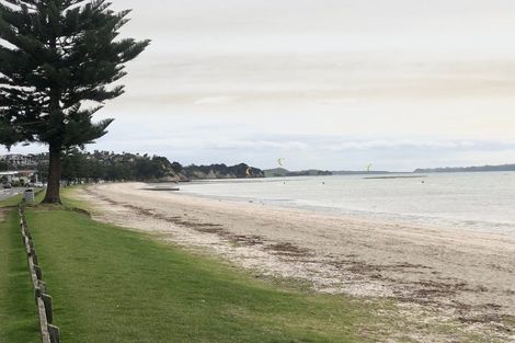Photo of property in 38 The Esplanade, Eastern Beach, Auckland, 2012