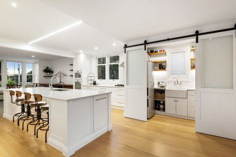 Photo of property in 74 Princes Street, Northcote Point, Auckland, 0627