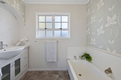 Photo of property in 323 Malfroy Road, Pomare, Rotorua, 3015