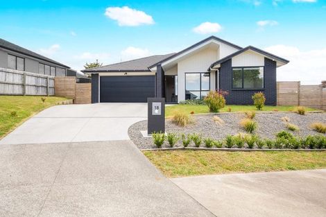 Photo of property in 18 Laurelwood Avenue, Pukekohe, 2120