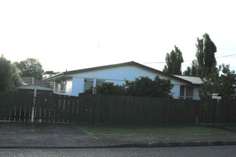 Photo of property in 2 Karamu Street, Te Atatu Peninsula, Auckland, 0610