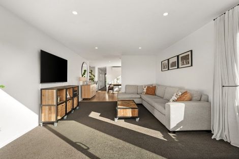 Photo of property in 24 Dignity Street, Papakura, 2110