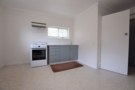 Photo of property in 19a Cleve Road, Green Bay, Auckland, 0604