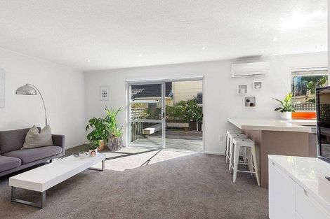 Photo of property in 5a Duke Street, Mount Victoria, Wellington, 6011