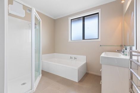 Photo of property in 16 La Salle Drive, Westown, New Plymouth, 4310