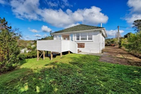 Photo of property in 1 Trojan Crescent, New Lynn, Auckland, 0600