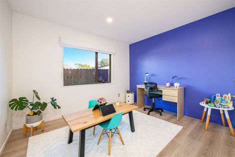 Photo of property in 3 Stow Place, Henderson, Auckland, 0612