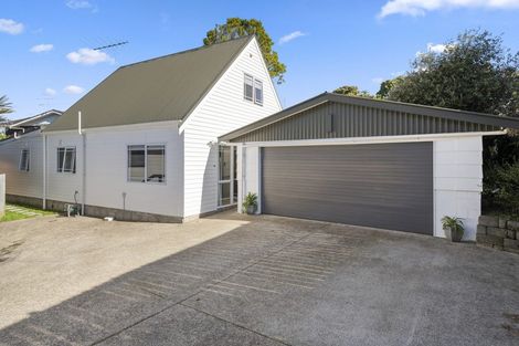 Photo of property in 27a Rotoiti Avenue, Pakuranga Heights, Auckland, 2010