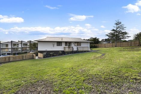 Photo of property in 6 Crosby Road, West Harbour, Auckland, 0618