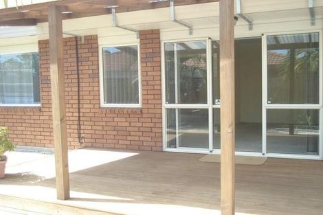 Photo of property in 1/3 Caribbean Drive, Unsworth Heights, Auckland, 0632